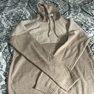 Men size xxl hooded sweater! Stylish and winter time ready!